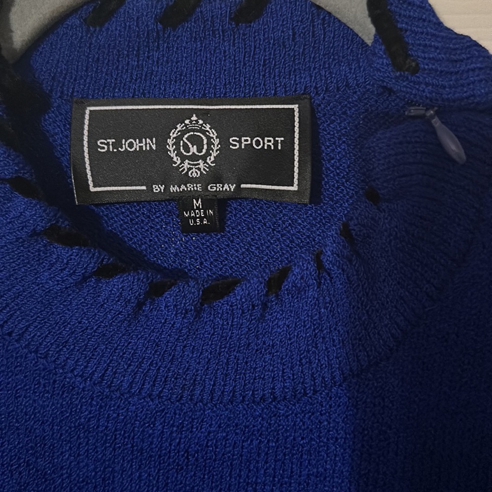 Beautiful Sweater - Picture 2 of 3